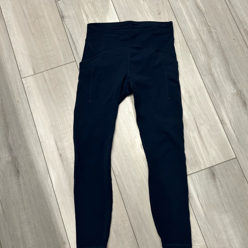 Navy Lulu leggings!